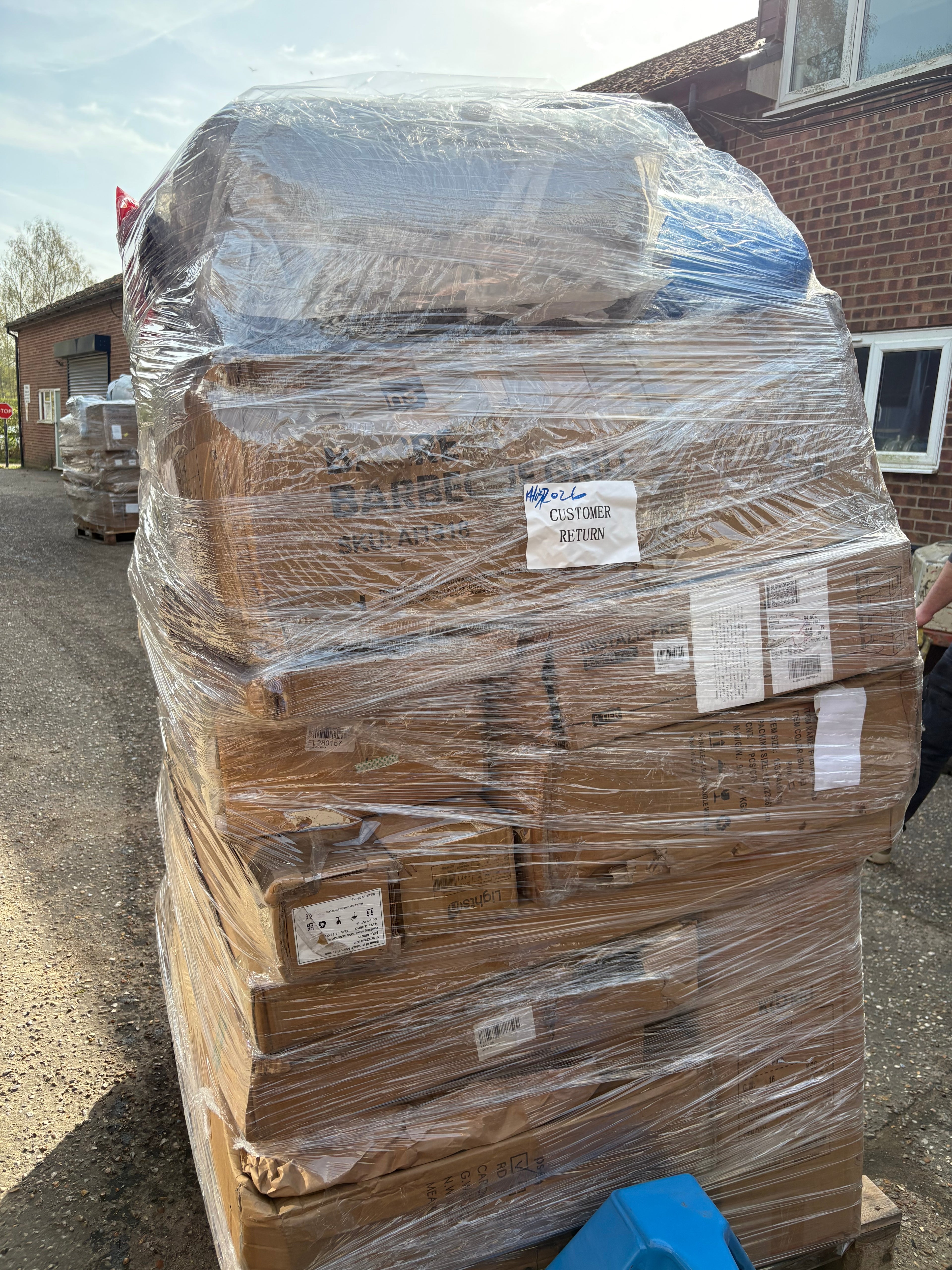 Monster 6.5ft living and home pallets