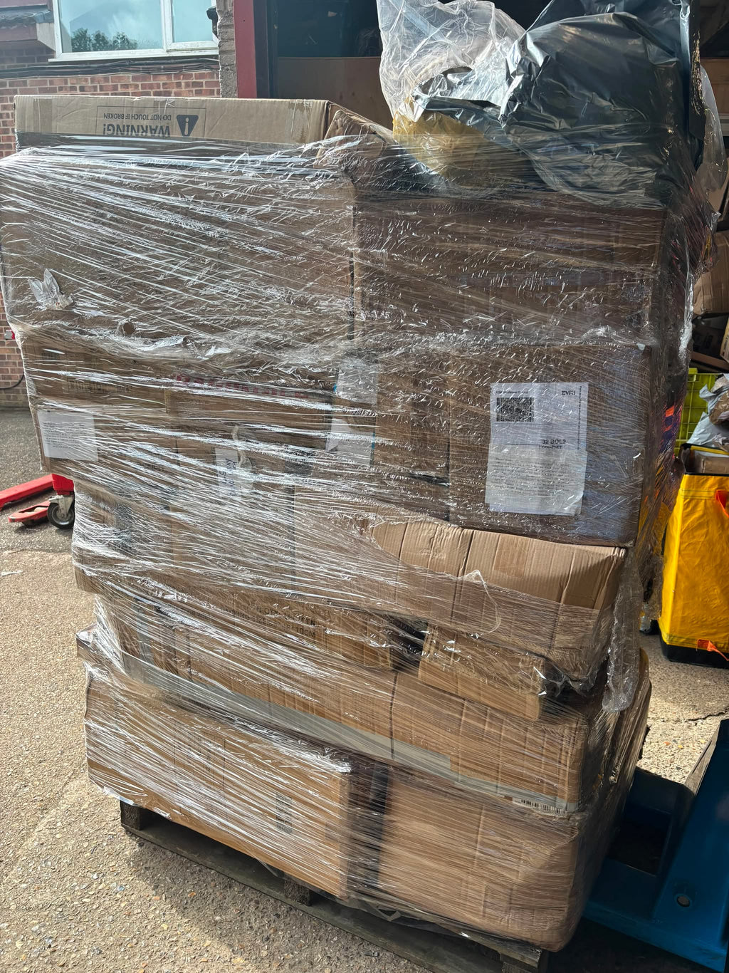 Monster 6.5ft living and home pallets
