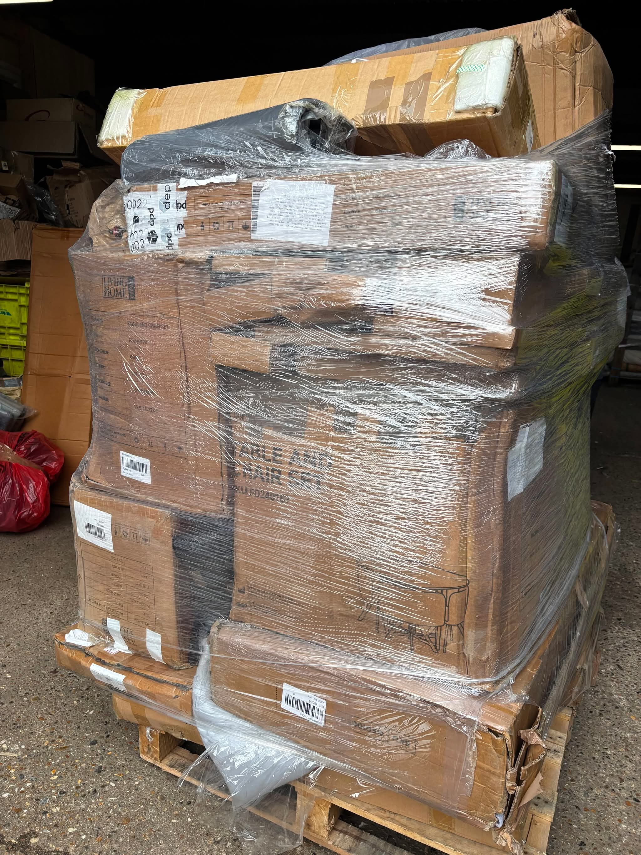 Monster 6.5ft living and home pallets