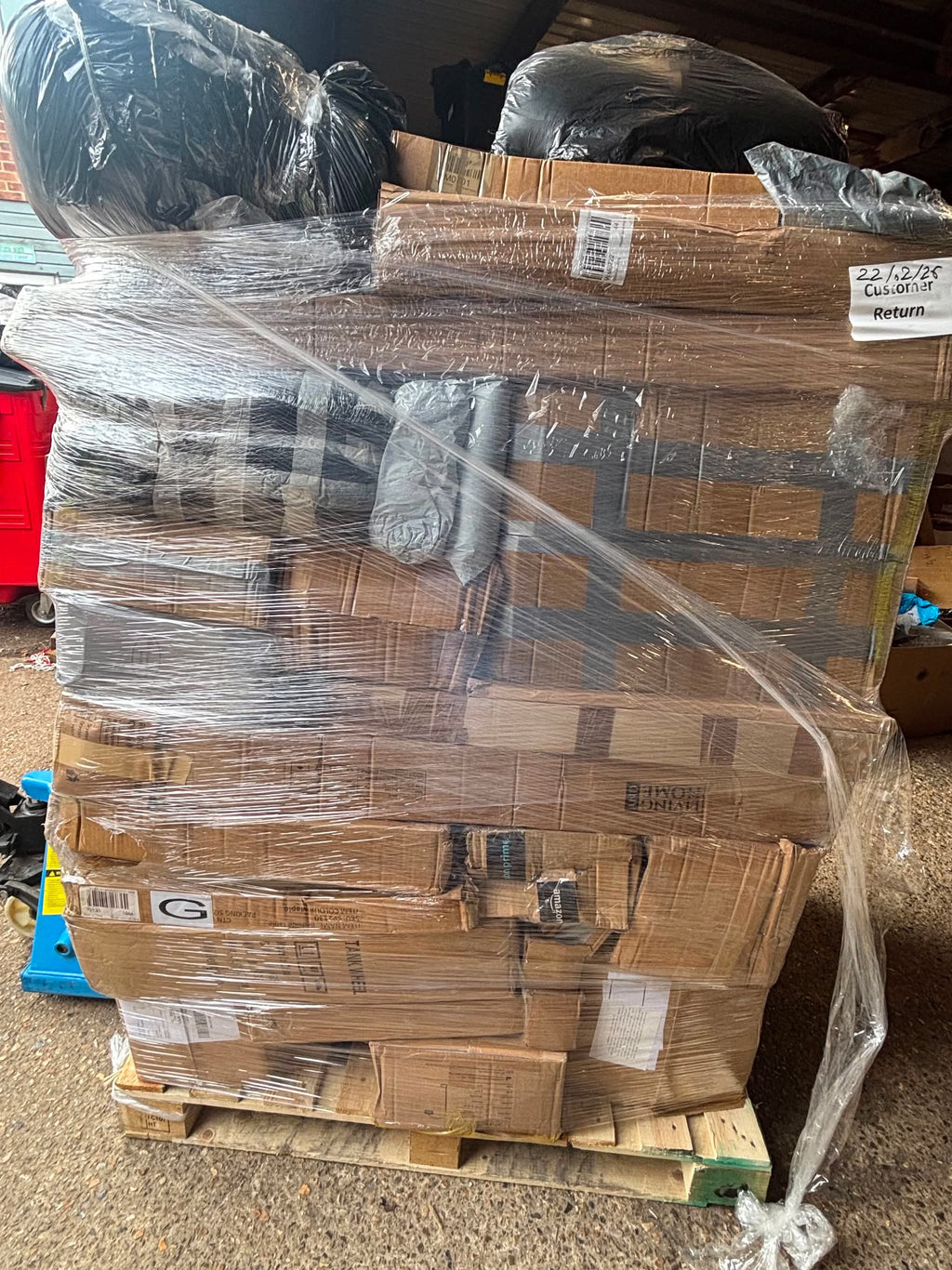 Monster 6.5ft living and home pallets