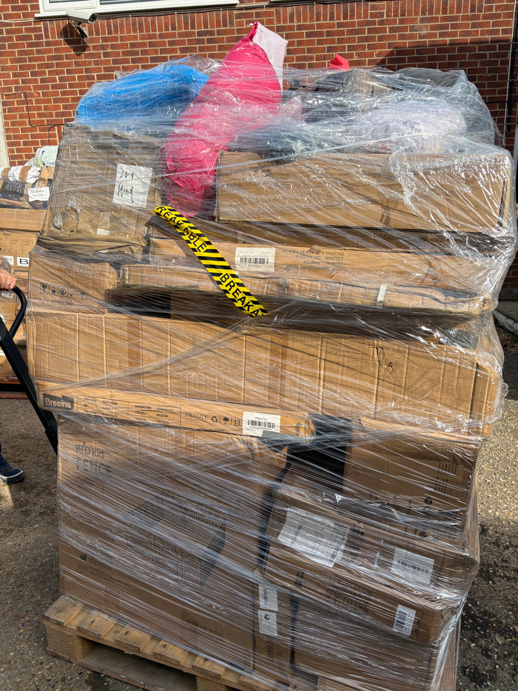 Monster 6.5ft living and home pallets