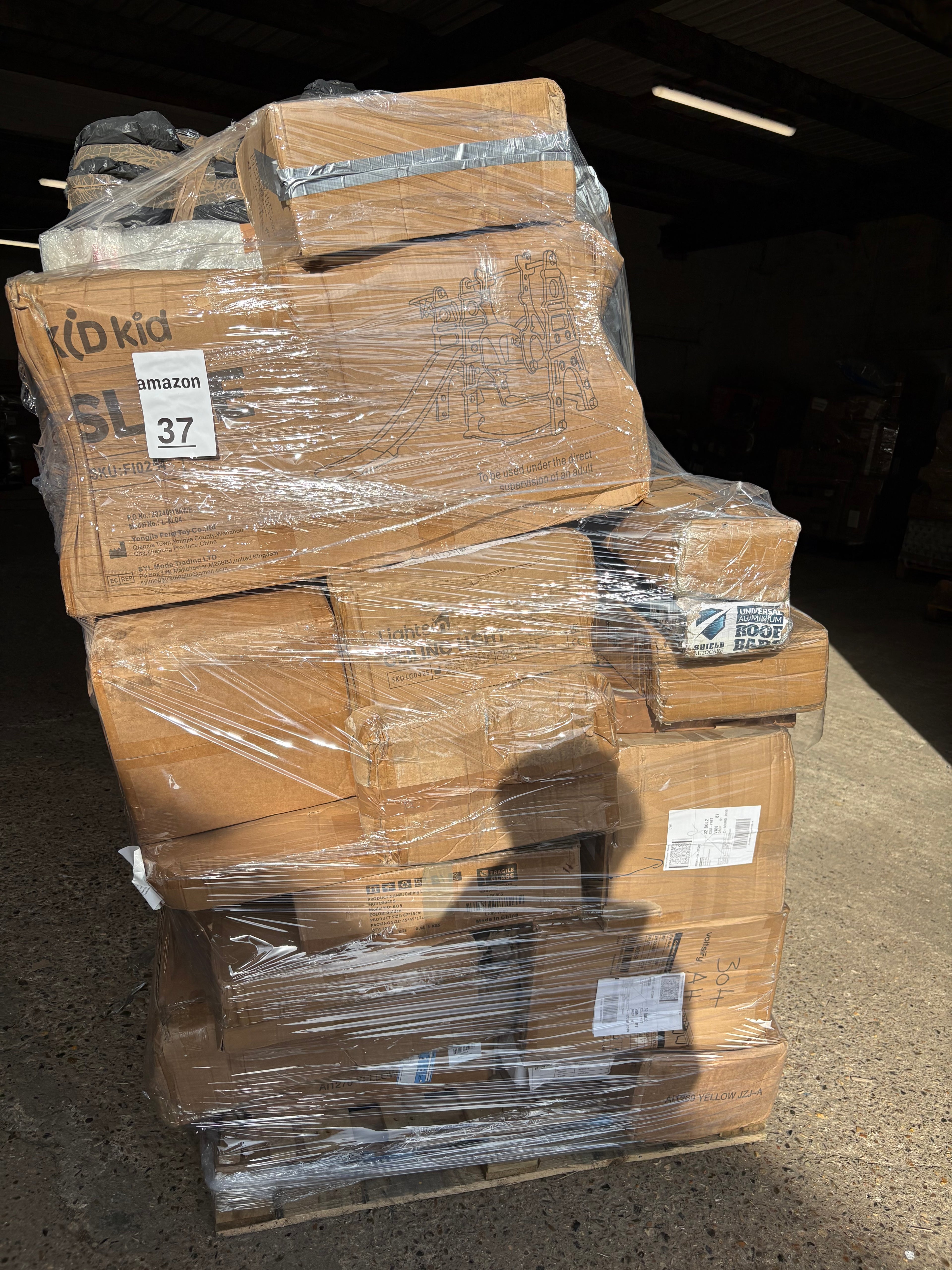 Monster 6.5ft living and home pallets