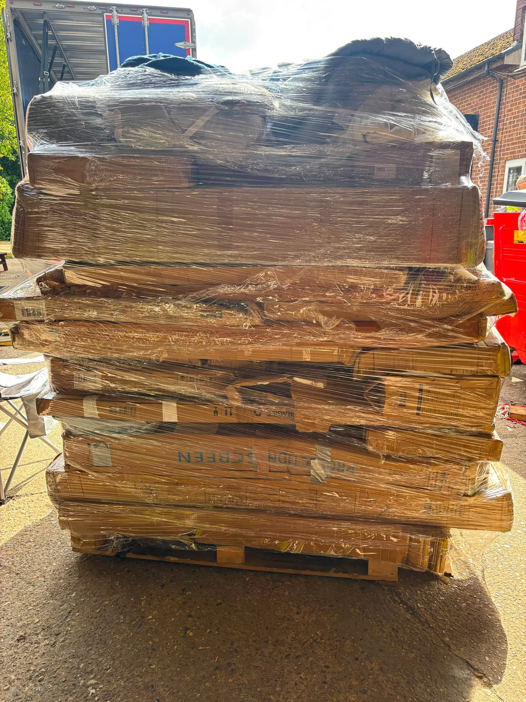 Monster 6.5ft living and home pallets