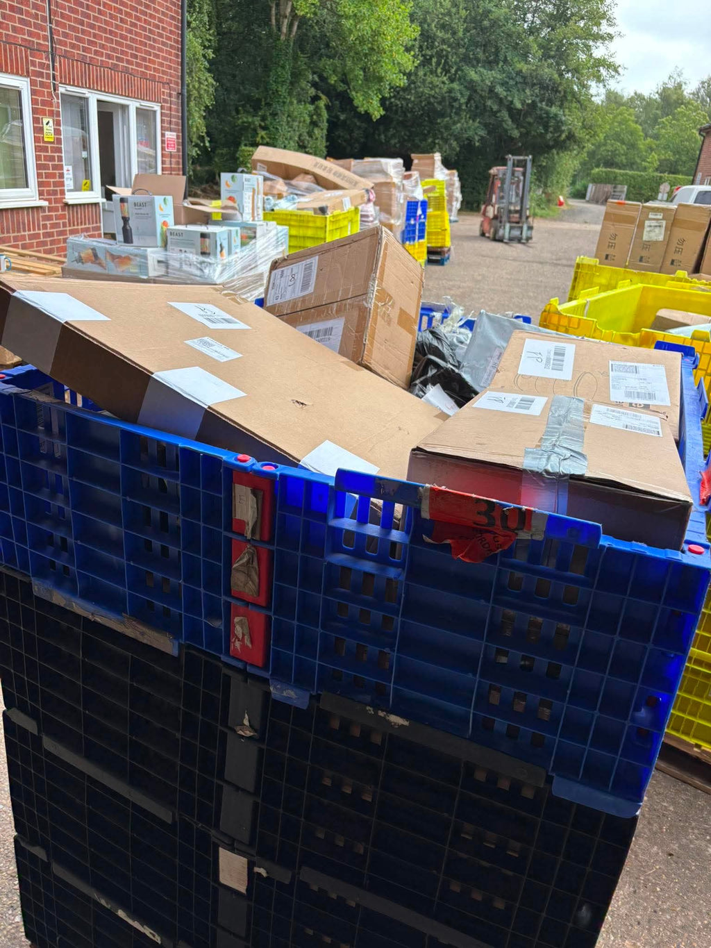 Amazon fulfilment and lost post crates