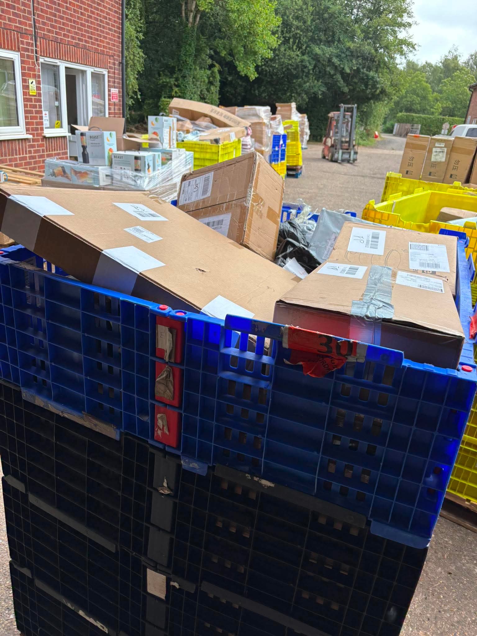 Amazon fulfilment and lost post crates