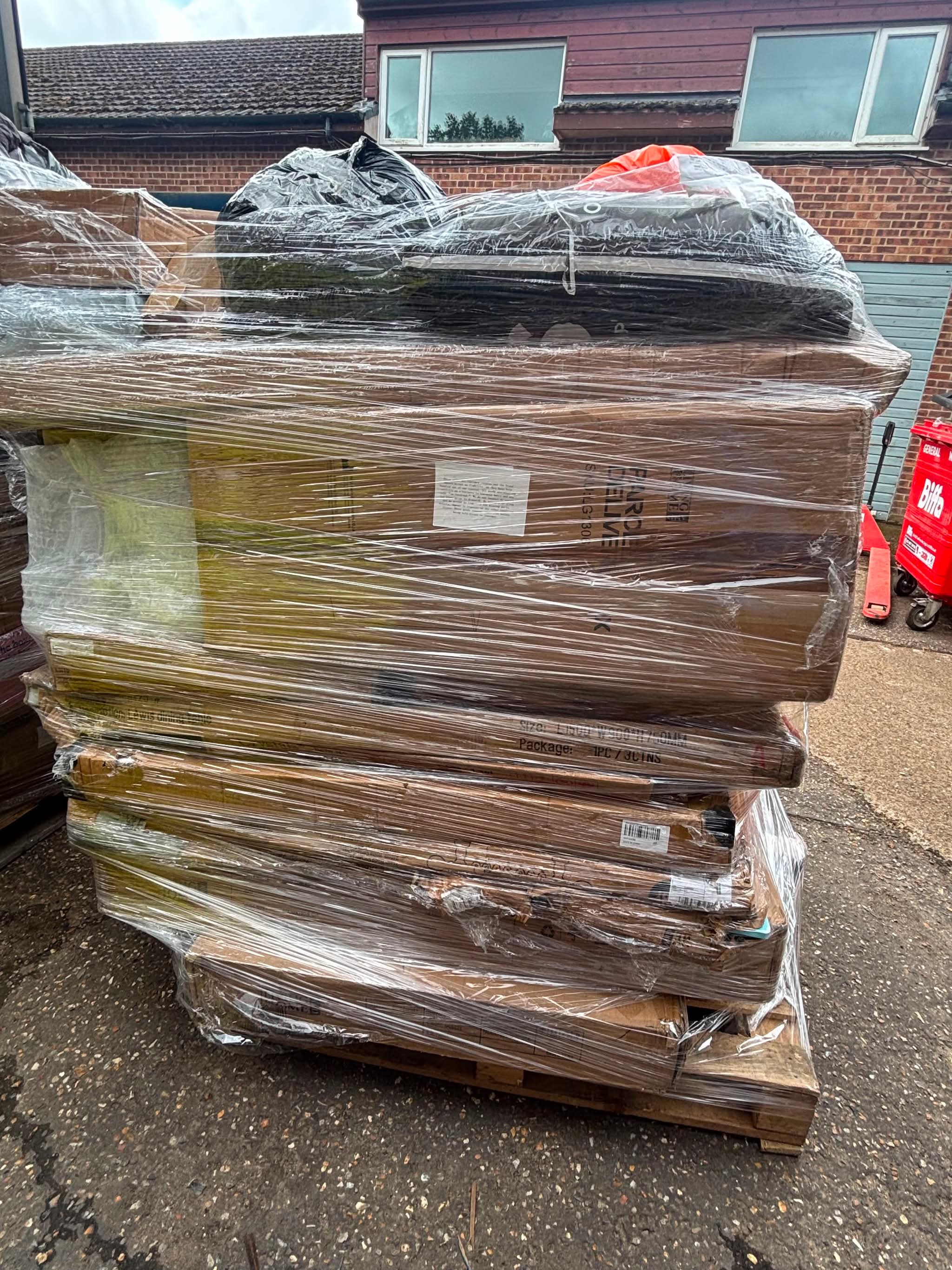 Monster 6.5ft living and home pallets