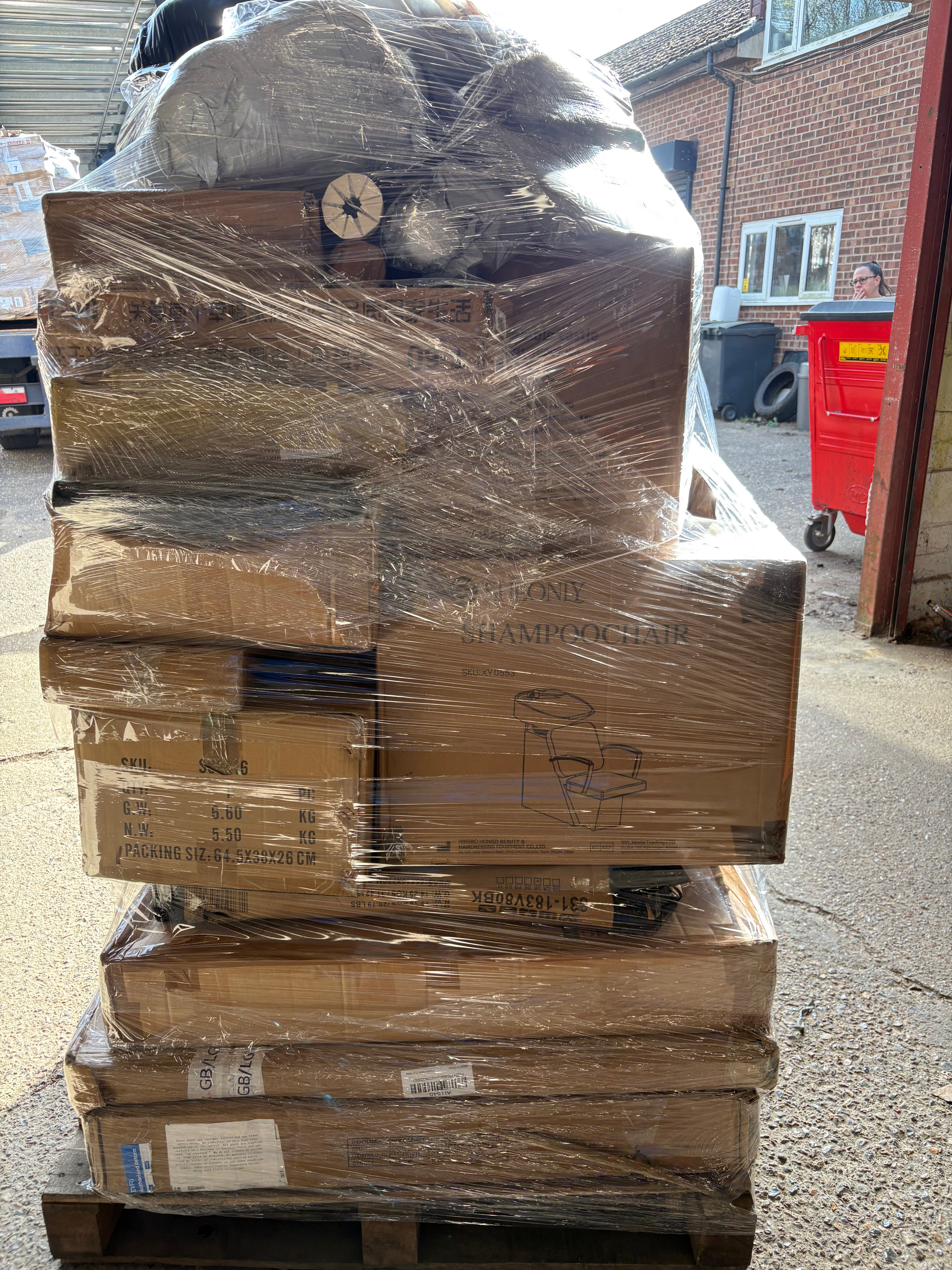 Monster 6.5ft living and home pallets