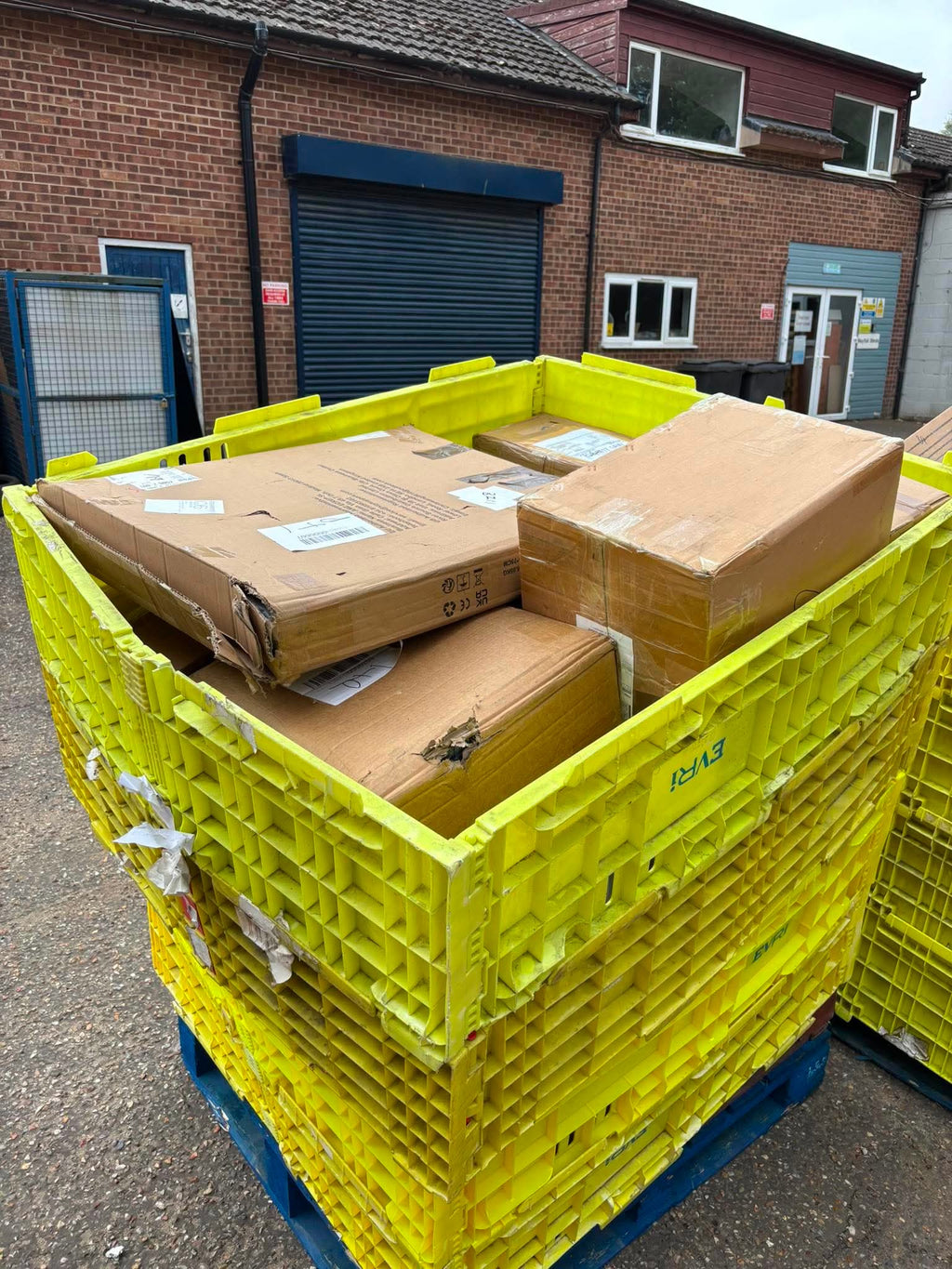 Amazon fulfilment and lost post crates