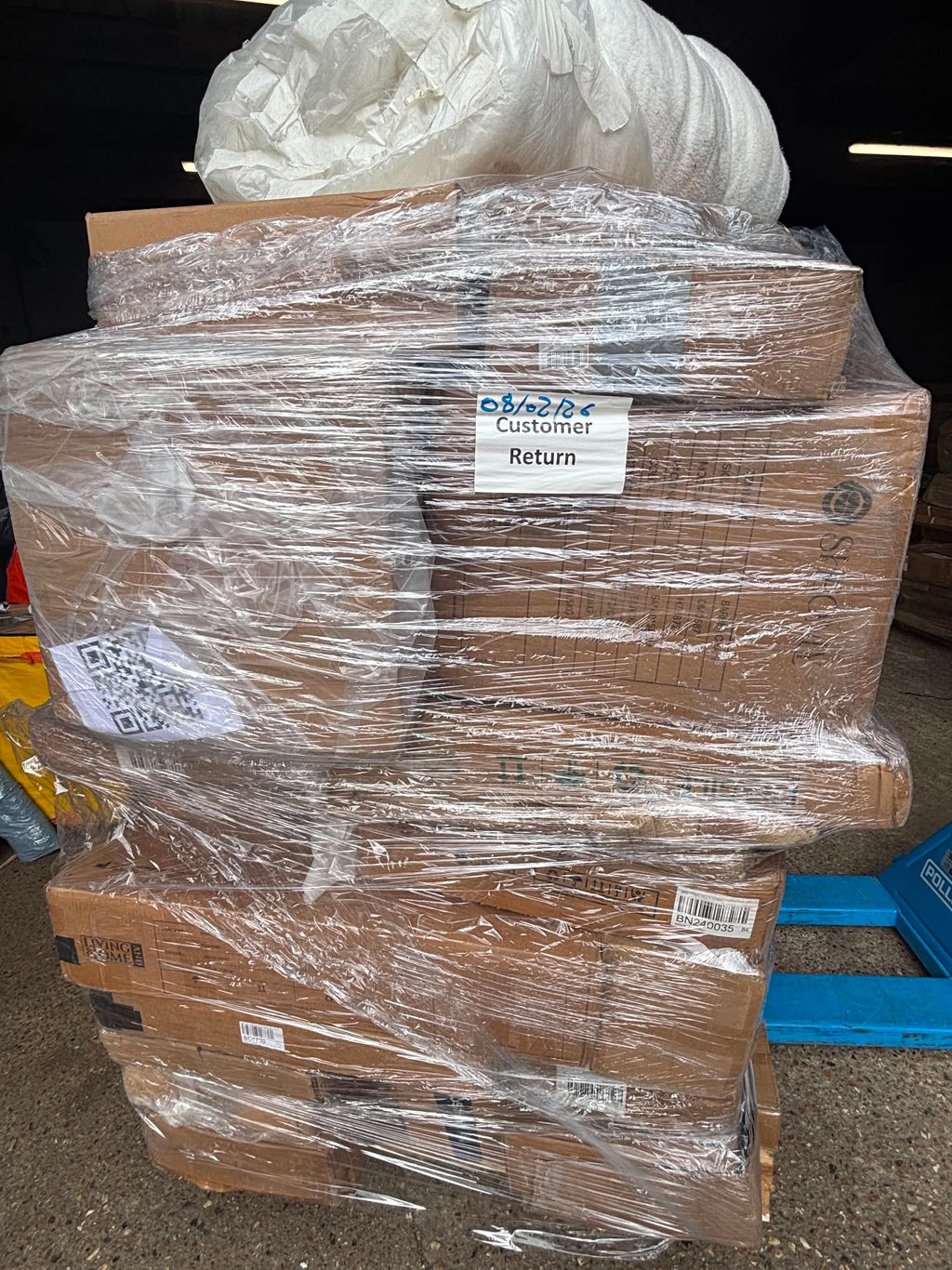 Monster 6.5ft living and home pallets