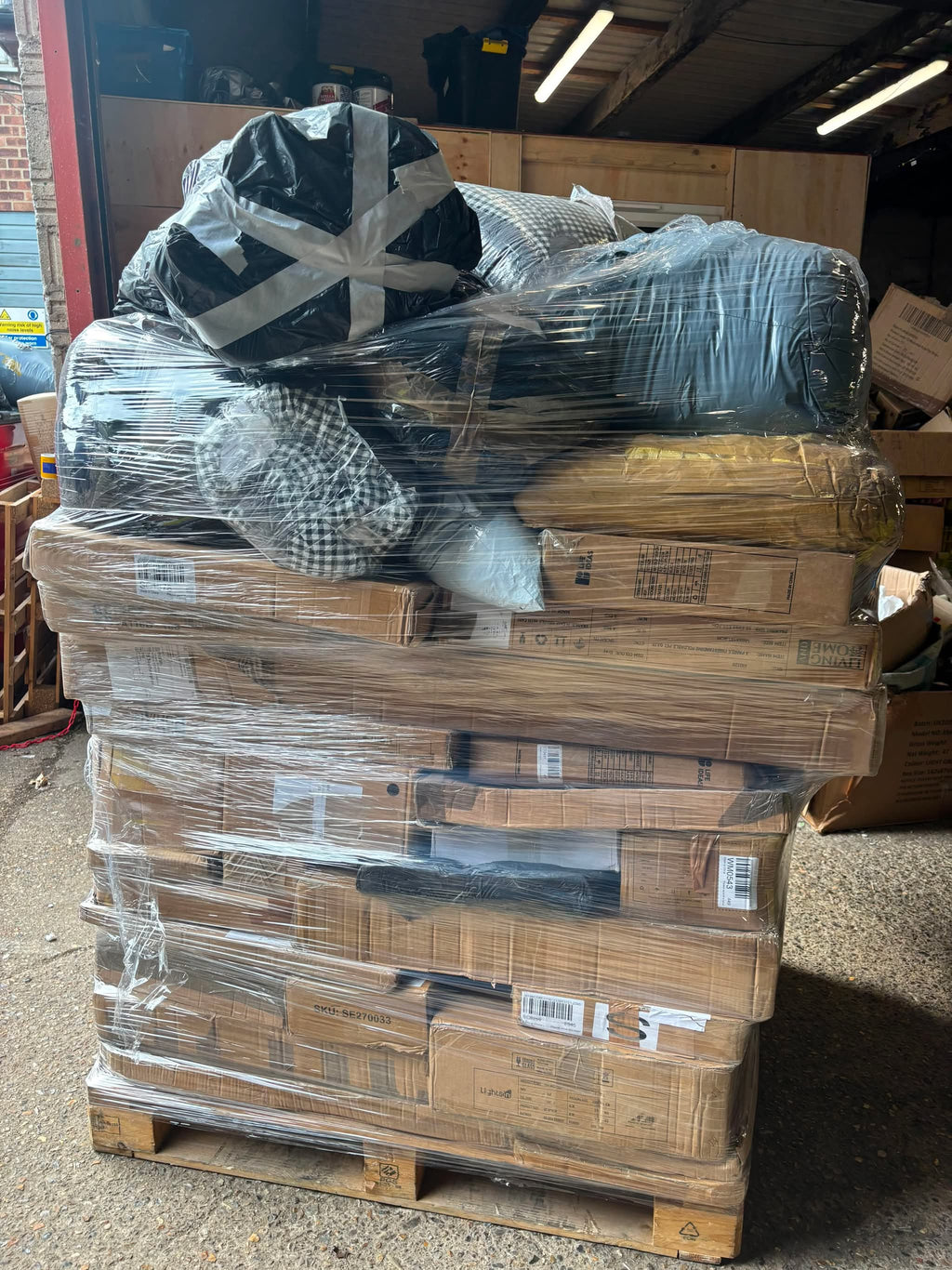 Monster 6.5ft living and home pallets