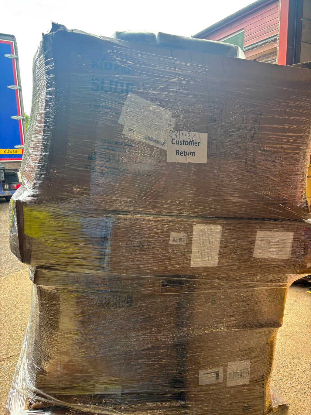 Monster 6.5ft living and home pallets