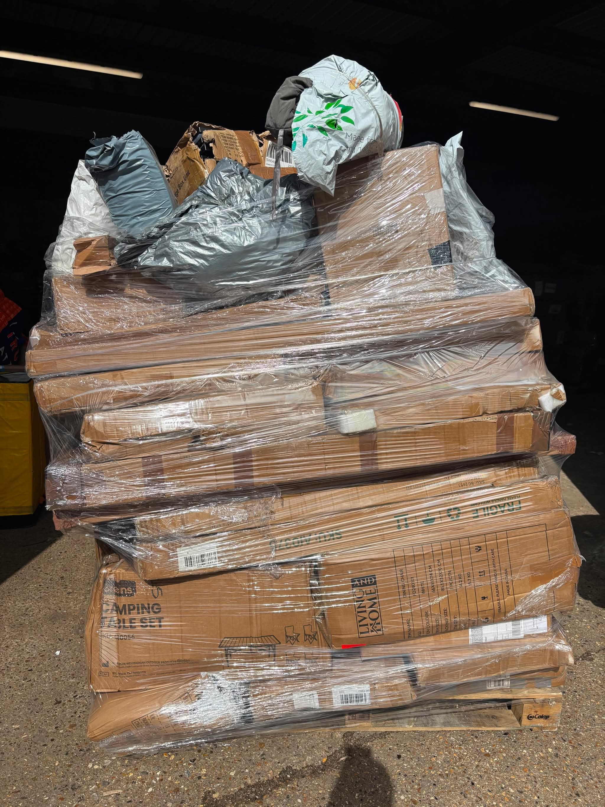 Monster 6.5ft living and home pallets